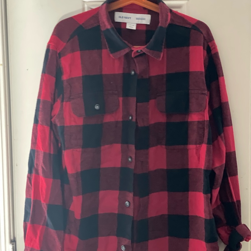 2 Old Navy Flannels good condition. Stalling together this 2